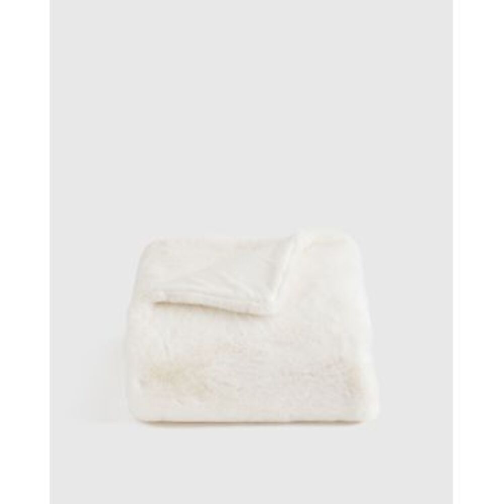 Quince Luxury Faux Fur Throw Ivory Bedding 50X60